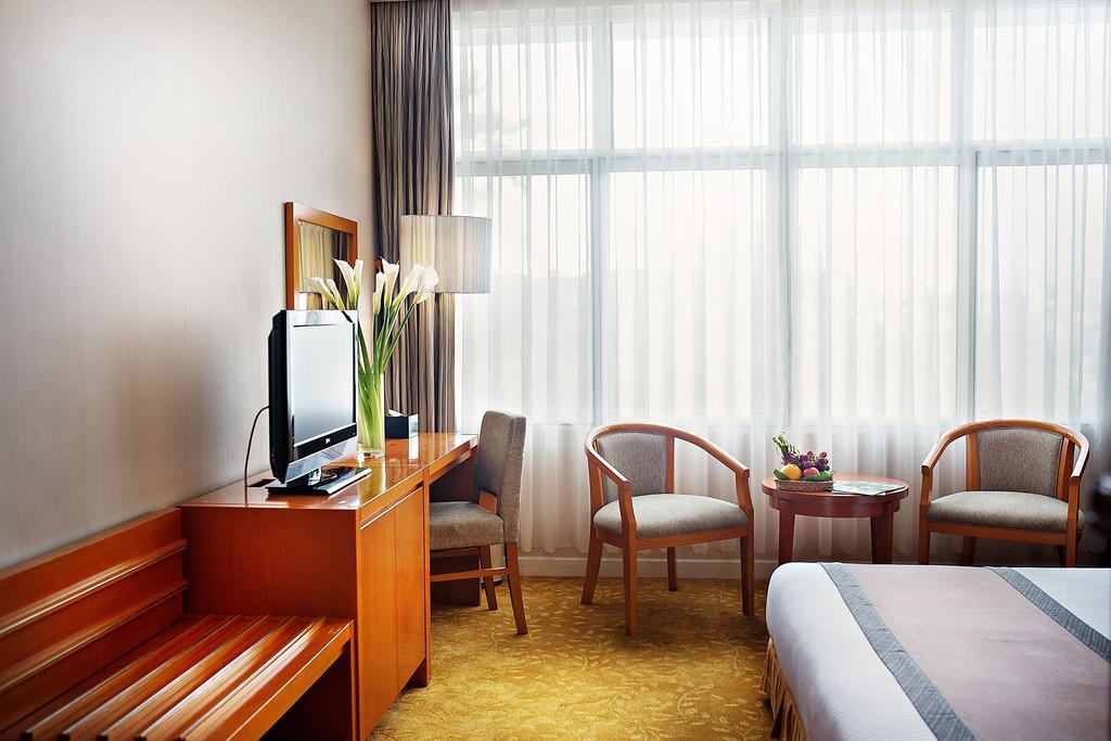Muong Thanh Holiday Da Lat Hotel Exterior photo